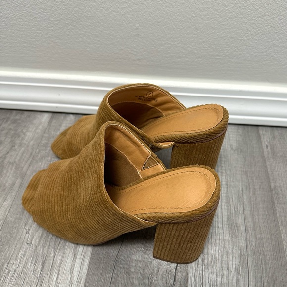 Lulus brown heels shoes, size 7 - Picture 1 of 3